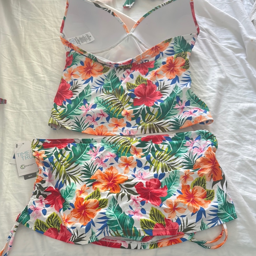 Tropical Floral Swim Set - Picture 9 of 10